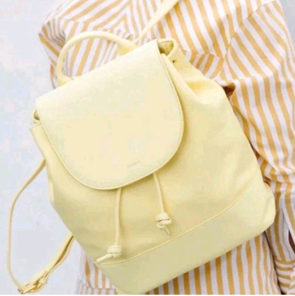 Fawn Design Cinch Backpack Color - Citron Butter Yellow Retail $120 NWT